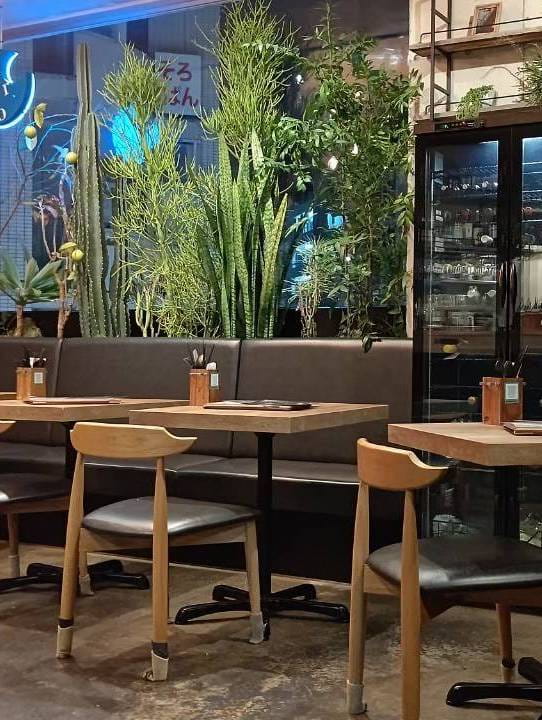 Bistro 碧い月 | 世田谷区・上町駅から徒歩1分 誰でも気軽にをテーマに